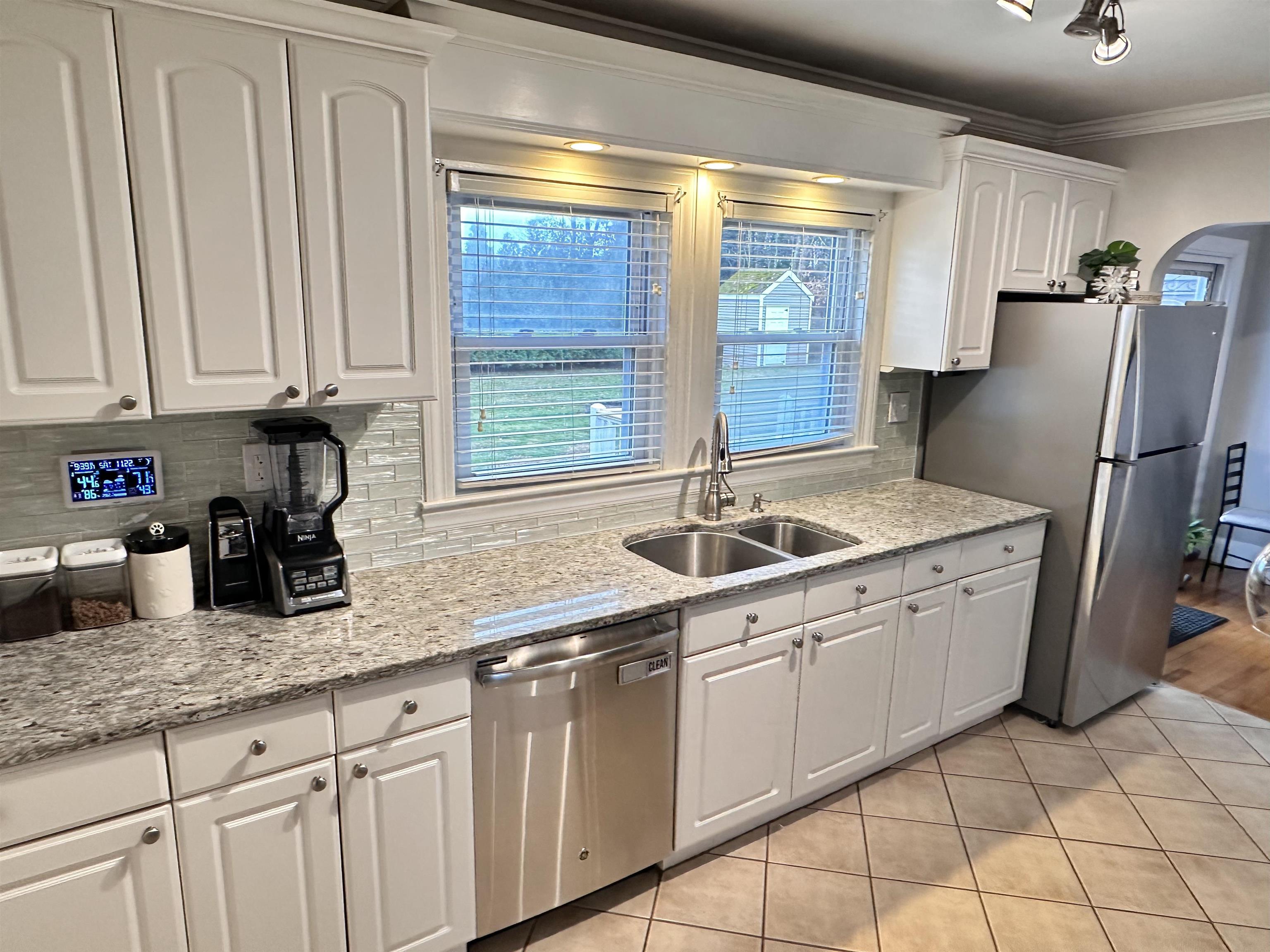 17 Walton Road Plaistow, NH 03865 - Photo 13 of 40