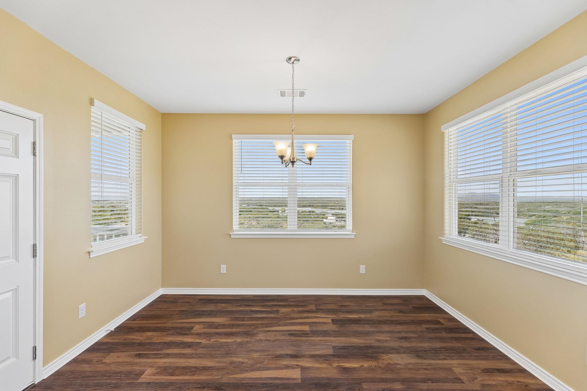 113 War Bonnet Ridge Kingsland, TX 78639 - Photo 14 of 39 Gallery Image 14
