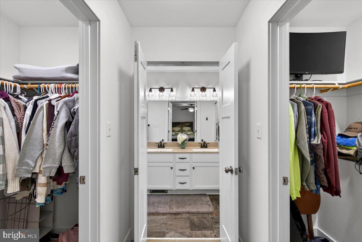 844 Manchester Road Bumpass, VA 23024 - Photo 32 of 65 His and Her closets