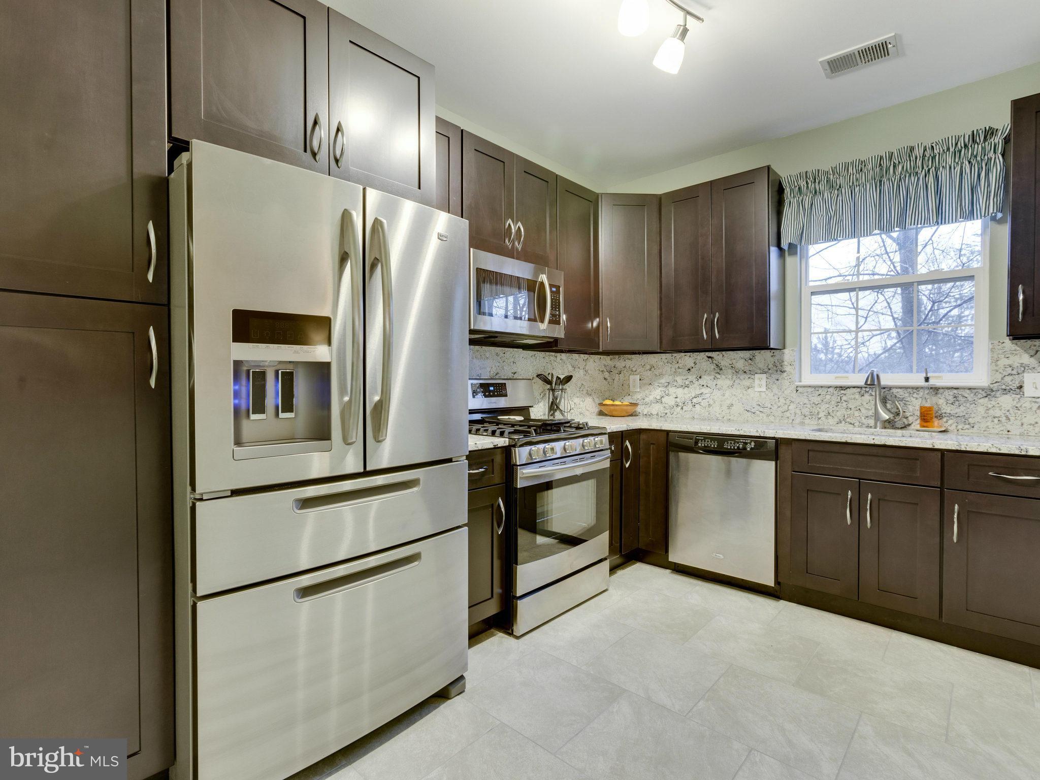 11401 Gate Hill Place, Unit 77 Reston, VA 20194 - Photo 11 of 30 Kitchen