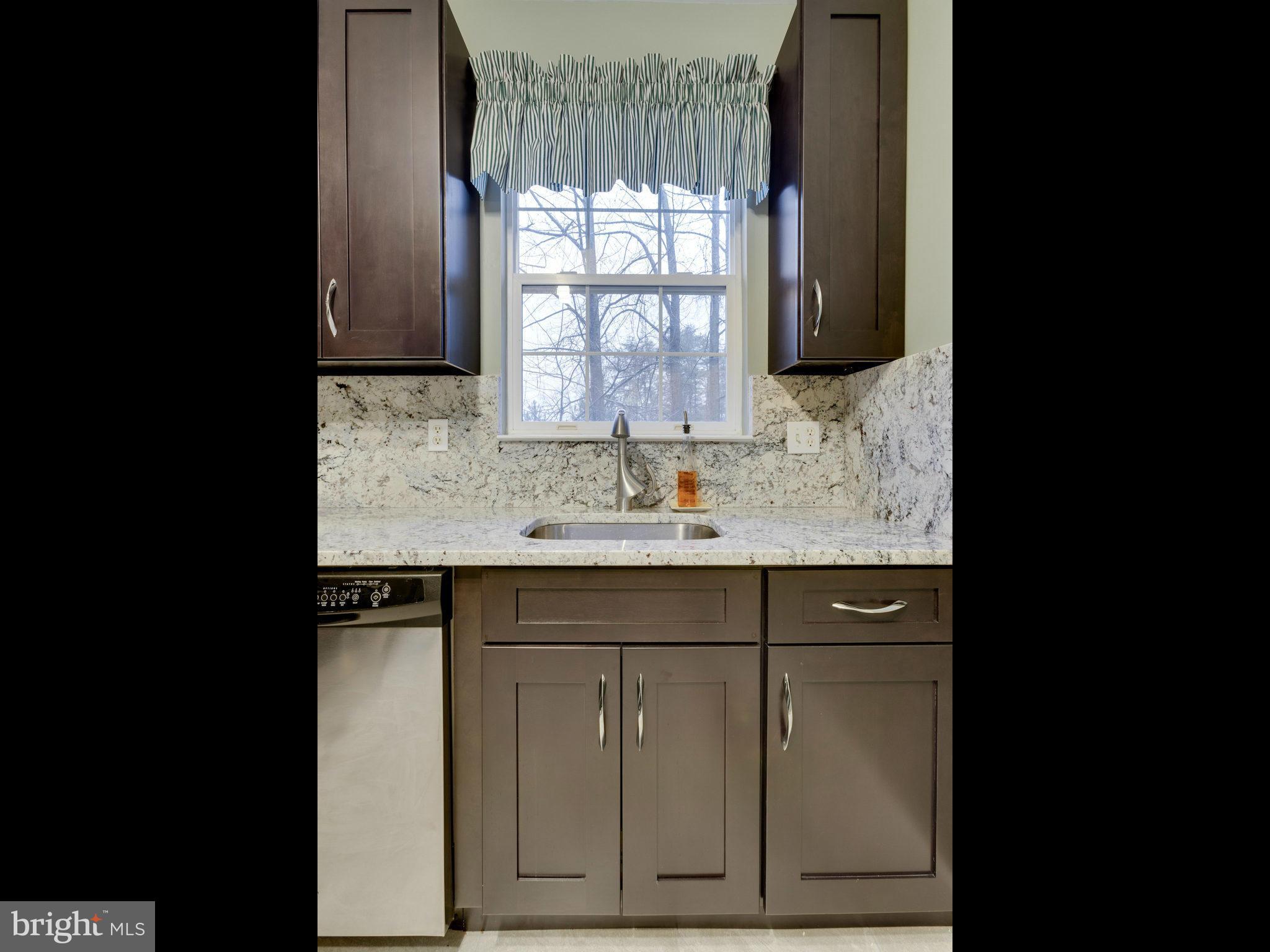 11401 Gate Hill Place, Unit 77 Reston, VA 20194 - Photo 15 of 30 Kitchen