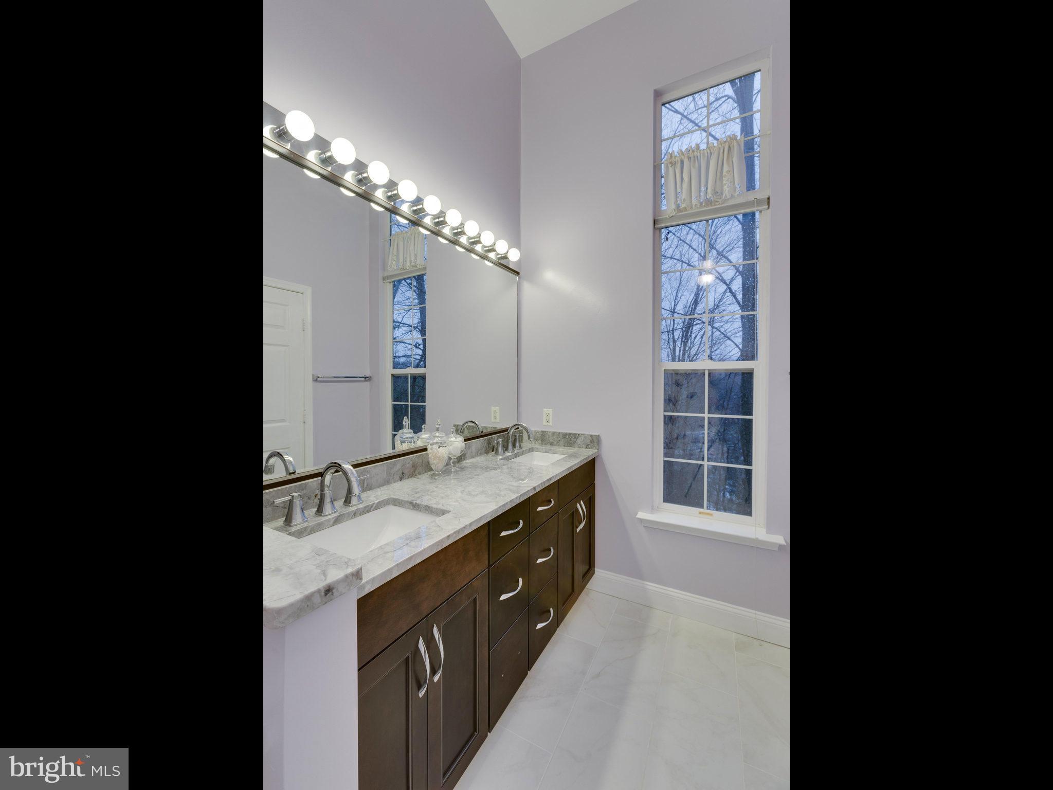11401 Gate Hill Place, Unit 77 Reston, VA 20194 - Photo 22 of 30 Bath (Master)