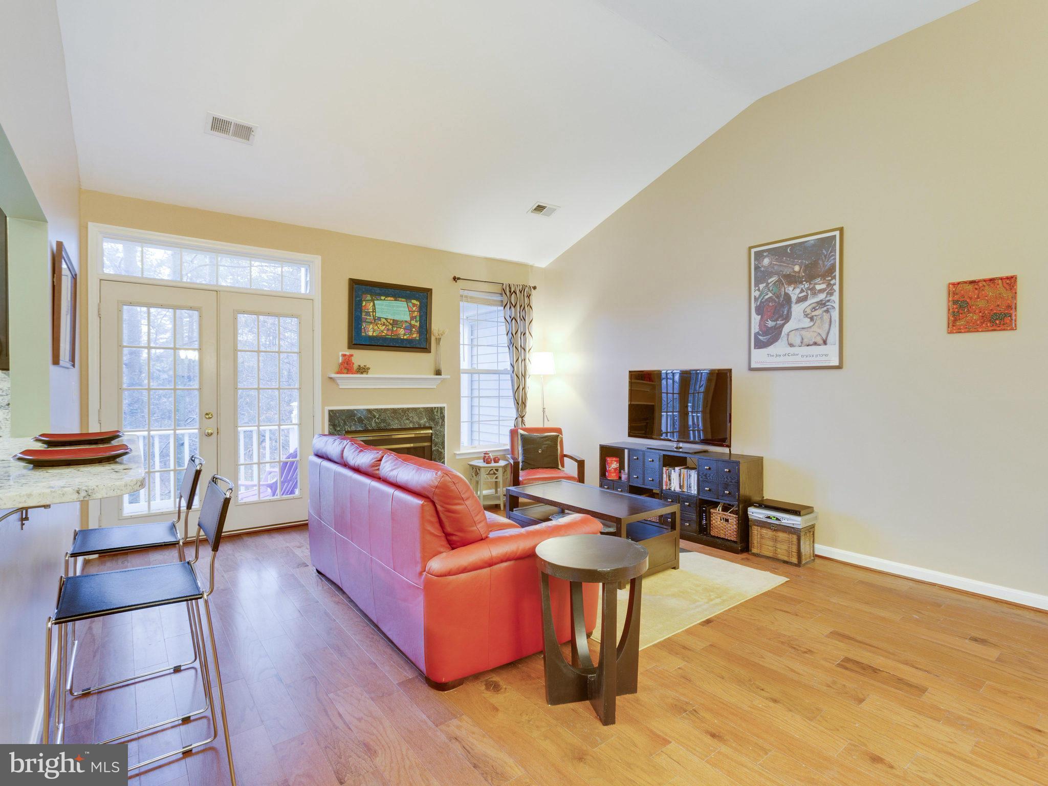 11401 Gate Hill Place, Unit 77 Reston, VA 20194 - Photo 5 of 30 Living Room