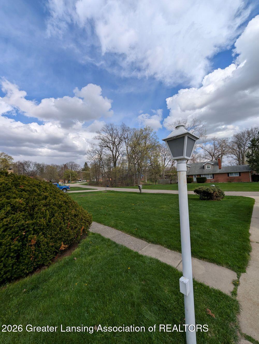 2112 Cumberland Road Lansing, MI 48906 - Photo 69 of 77 PXL_20260419_202827122.RAW-06