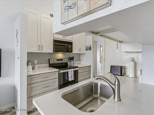 $217,000 | 522 Beach Park Lane, Unit V220, Cape Canaveral, FL 32920