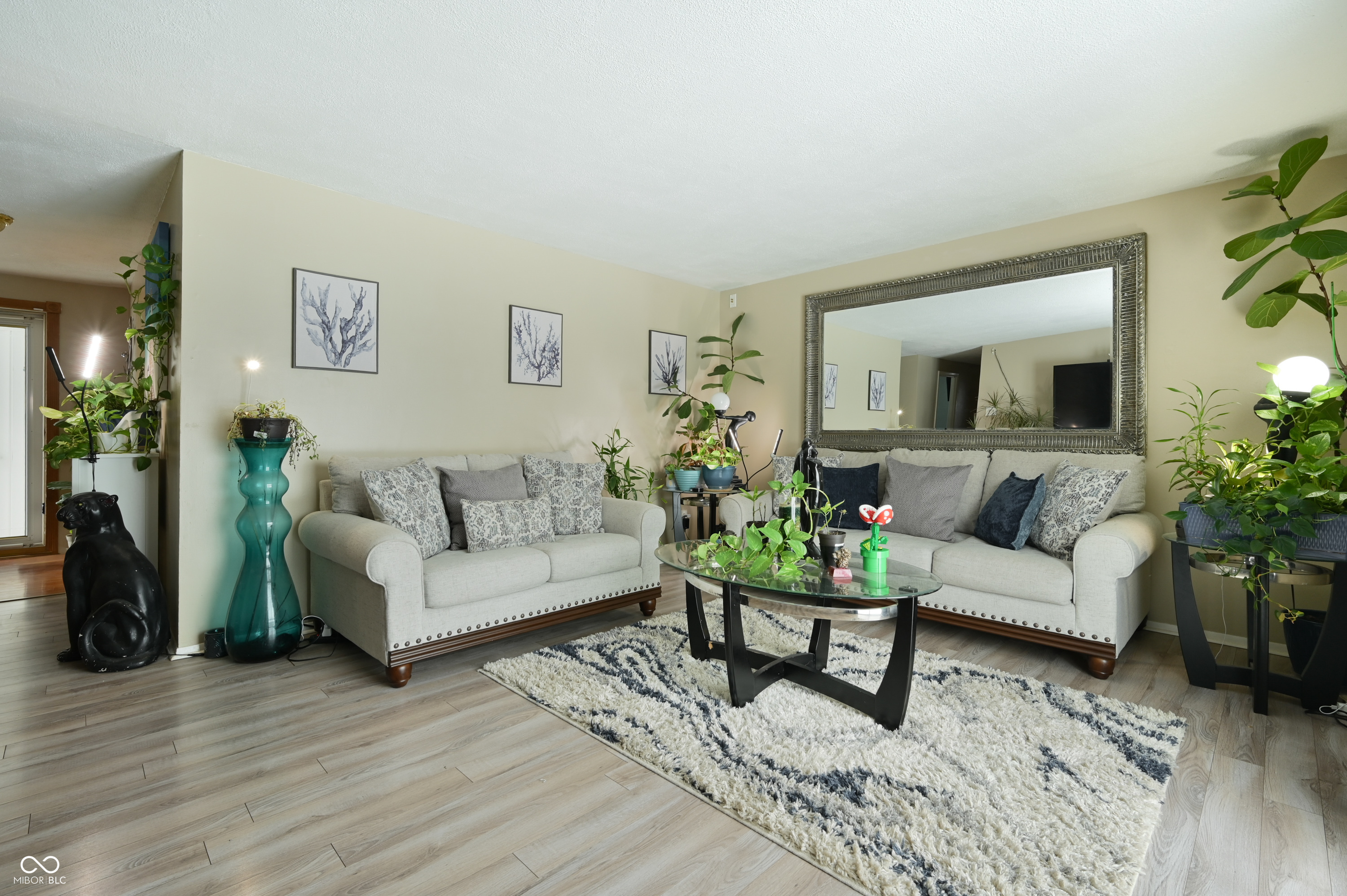 2003 Rockford Road Indianapolis, IN 46229 - Photo 2 of 32