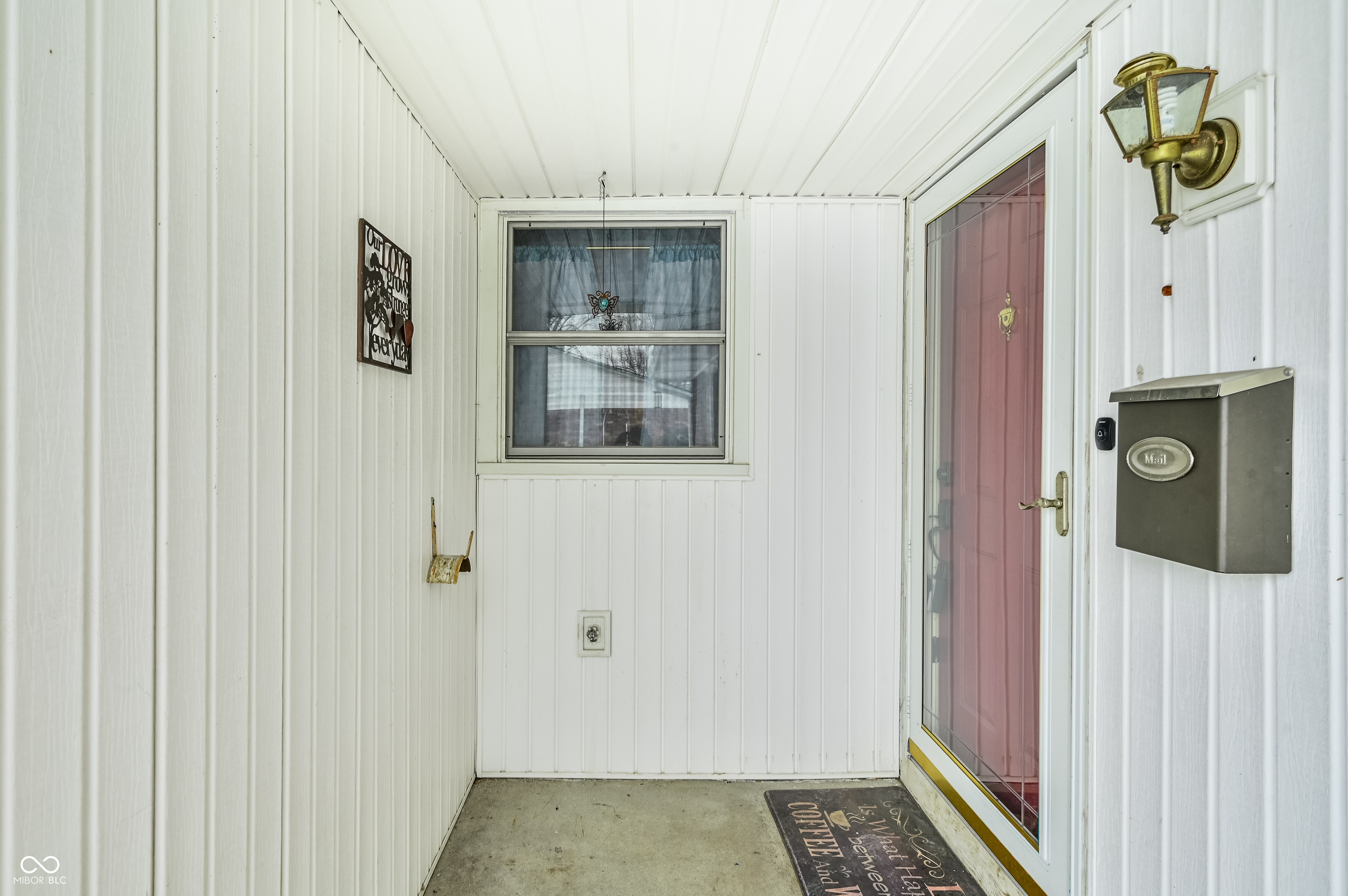 2003 Rockford Road Indianapolis, IN 46229 - Photo 6 of 32