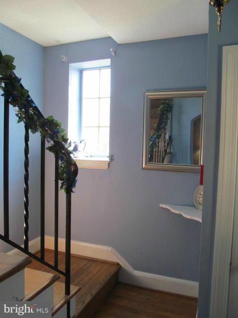 233 Ridgeway Road Catonsville, MD 21228 - Photo 2 of 18 Interior (General)