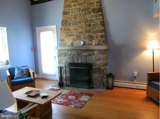 233 Ridgeway Road Catonsville, MD 21228 - Photo 3 of 18 Living Room