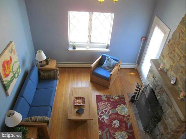 233 Ridgeway Road Catonsville, MD 21228 - Photo 6 of 18 Living Room