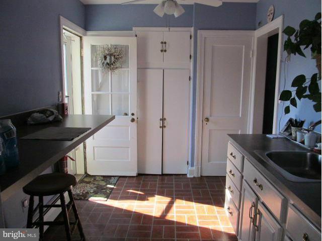233 Ridgeway Road Catonsville, MD 21228 - Photo 9 of 18 Interior (General)