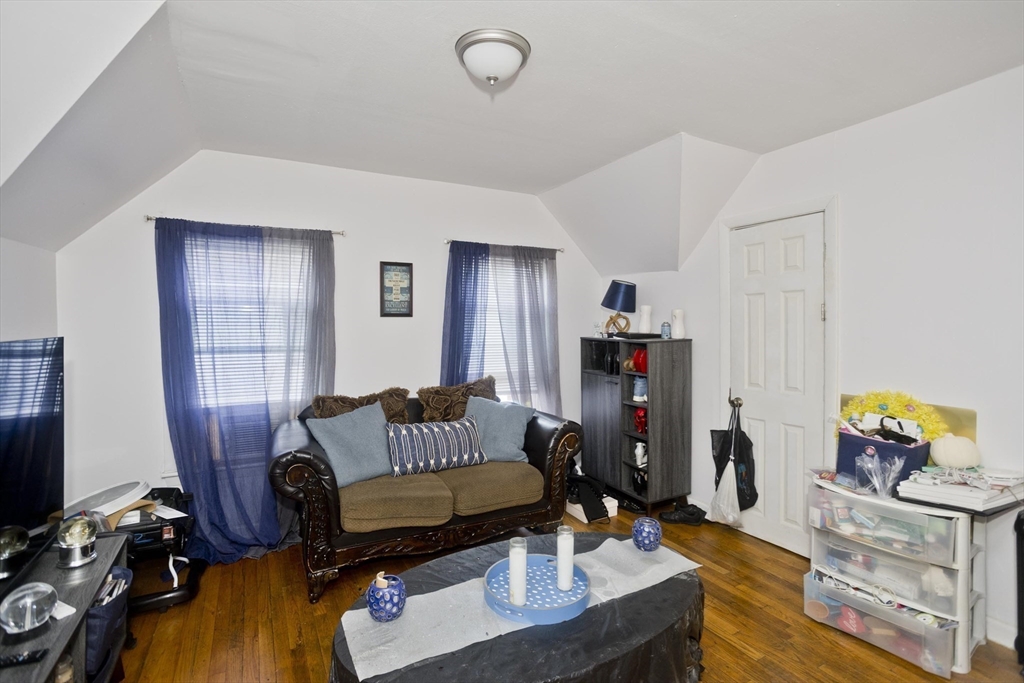 90 Andrew Street Springfield, MA 01109 - Photo 9 of 26