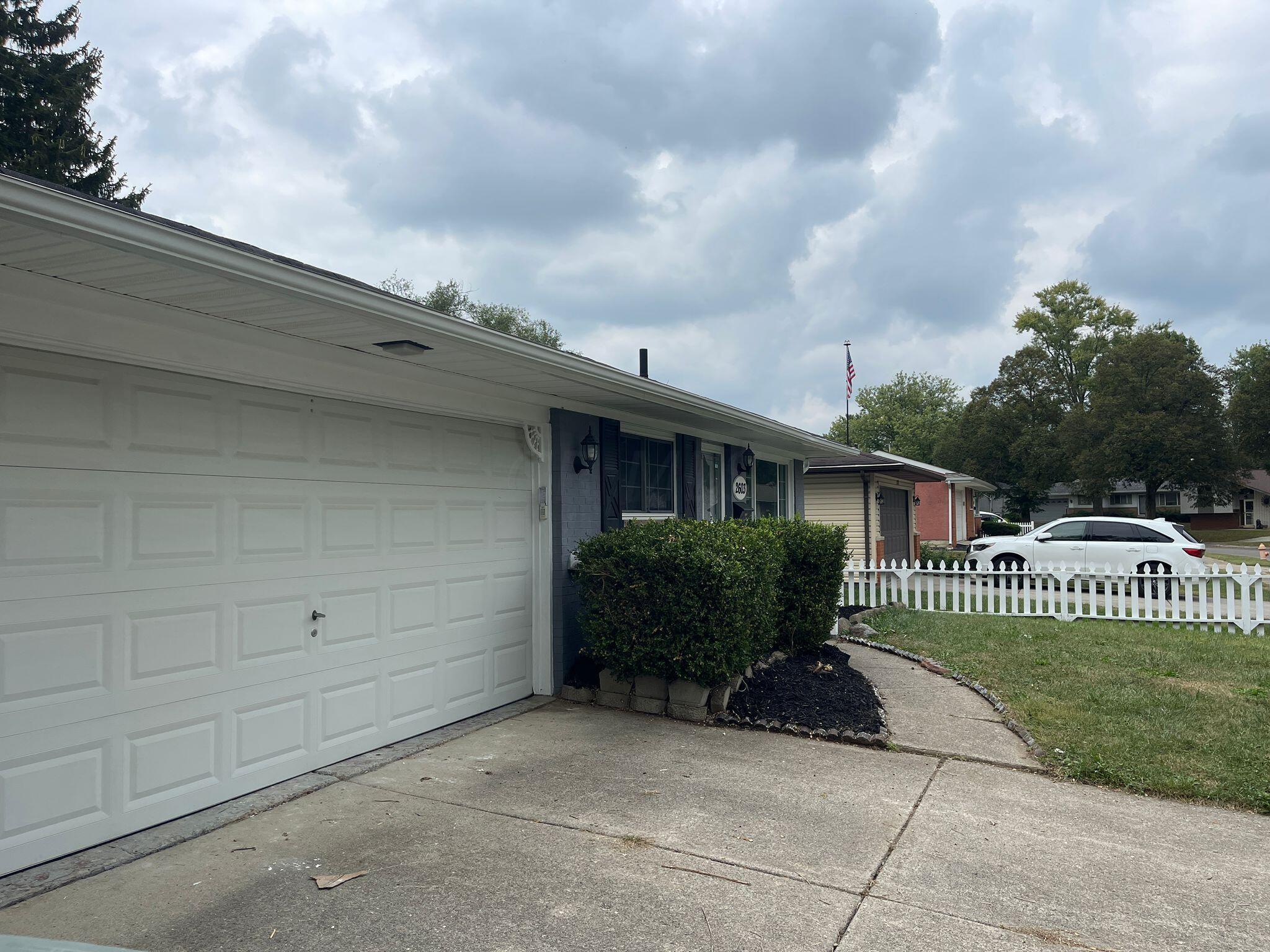 2603 Maybury Road Columbus, OH 43232 - Photo 3 of 25 AAE18491-CE3E-477C-B9B0-A6983D32F1AE