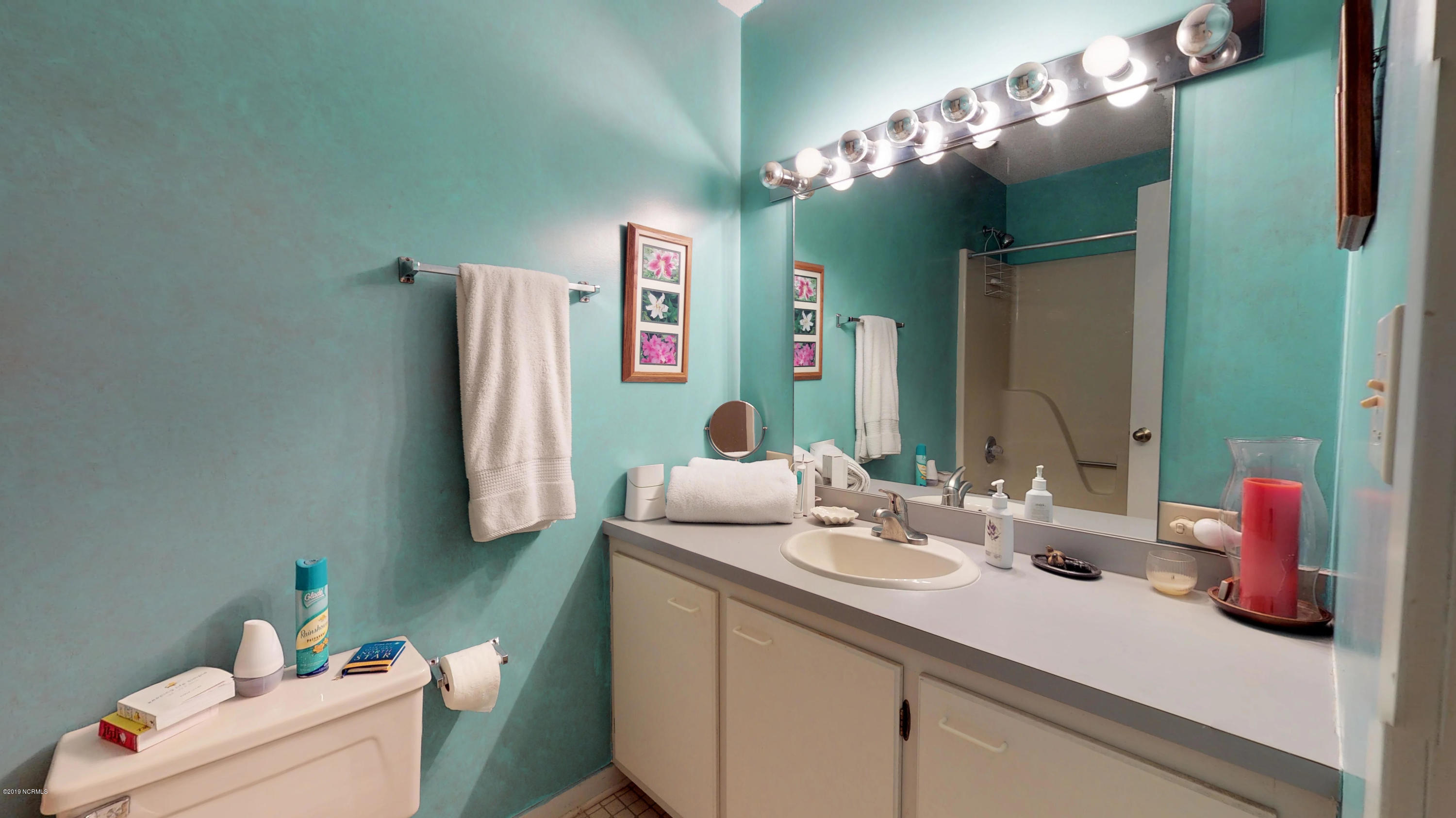 3315 Old Gate Road Morehead City, NC 28557 - Photo 16 of 23 Main Hall Bath