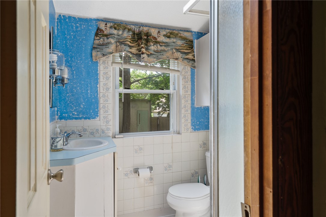 27 Cliff Road Warwick, RI 02889 - Photo 16 of 19 Gallery Image 16