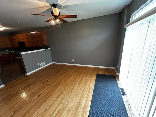 $334,400 | 1103 Kingsley Drive, Romeoville, IL 60446