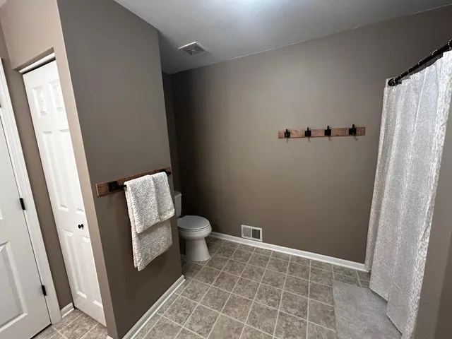 $334,400 | 1103 Kingsley Drive, Romeoville, IL 60446