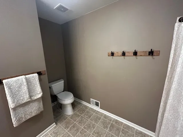 $334,400 | 1103 Kingsley Drive, Romeoville, IL 60446