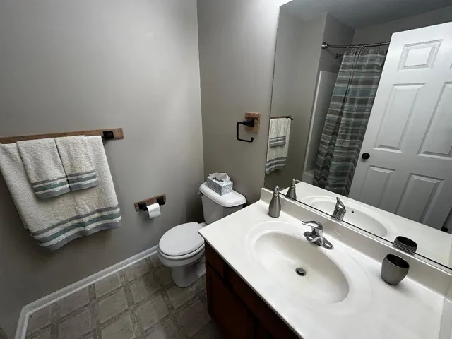 $334,400 | 1103 Kingsley Drive, Romeoville, IL 60446