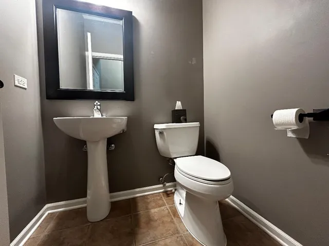 $334,400 | 1103 Kingsley Drive, Romeoville, IL 60446