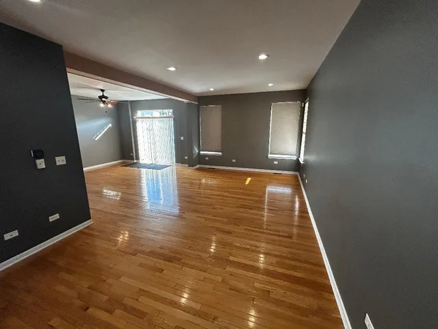 $334,400 | 1103 Kingsley Drive, Romeoville, IL 60446