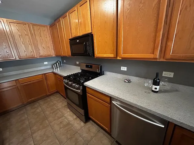 $334,400 | 1103 Kingsley Drive, Romeoville, IL 60446