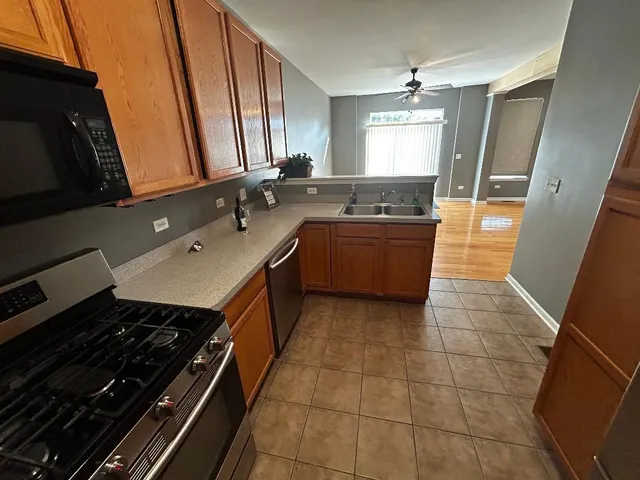 $334,400 | 1103 Kingsley Drive, Romeoville, IL 60446