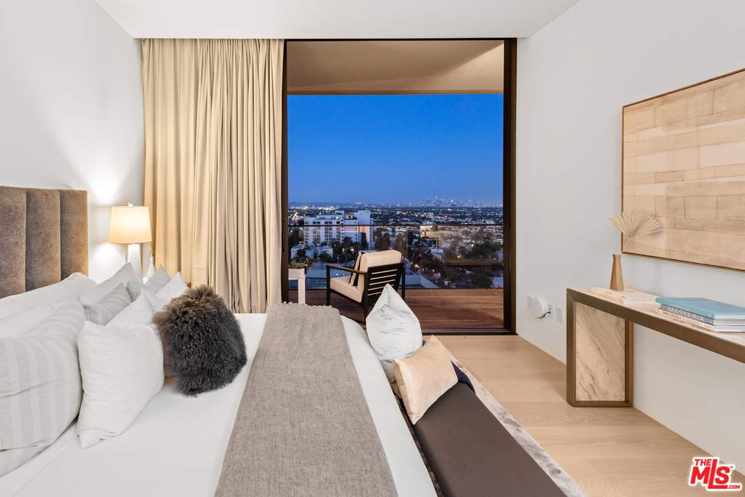 9040 Sunset Boulevard, Unit 907 West Hollywood, CA 90069 - Photo 19 of 21