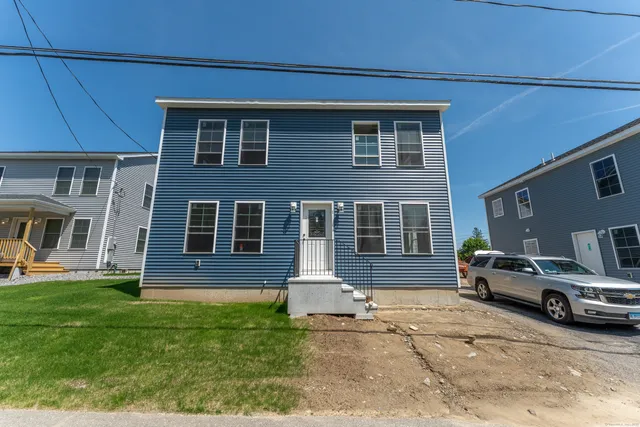 $389,000 | 1 1st Street, Thompson, CT 06255