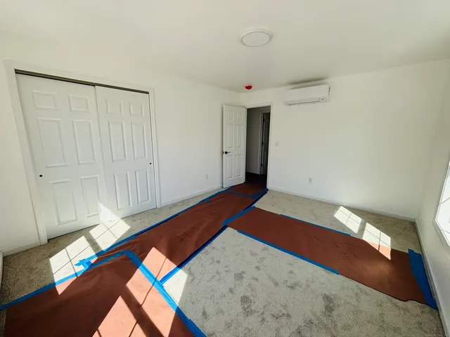 $389,000 | 1 1st Street, Thompson, CT 06255