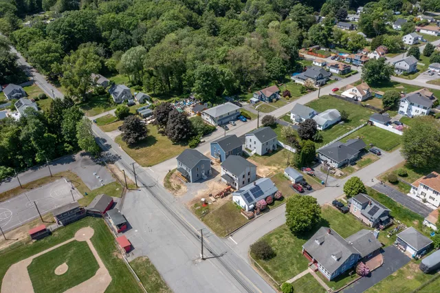 $389,000 | 1 1st Street, Thompson, CT 06255