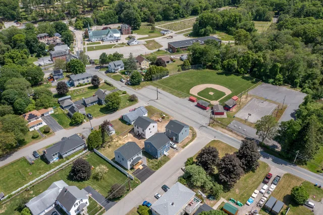 $389,000 | 1 1st Street, Thompson, CT 06255