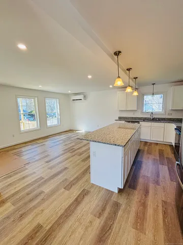 $389,000 | 1 1st Street, Thompson, CT 06255