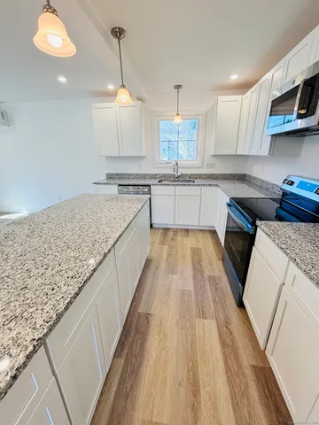 $389,000 | 1 1st Street, Thompson, CT 06255