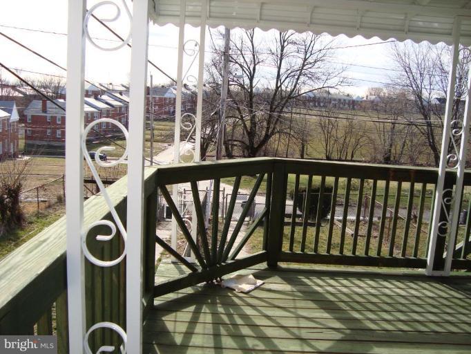 861 Bradhurst Road Baltimore, MD 21212 - Photo 12 of 17 Deck