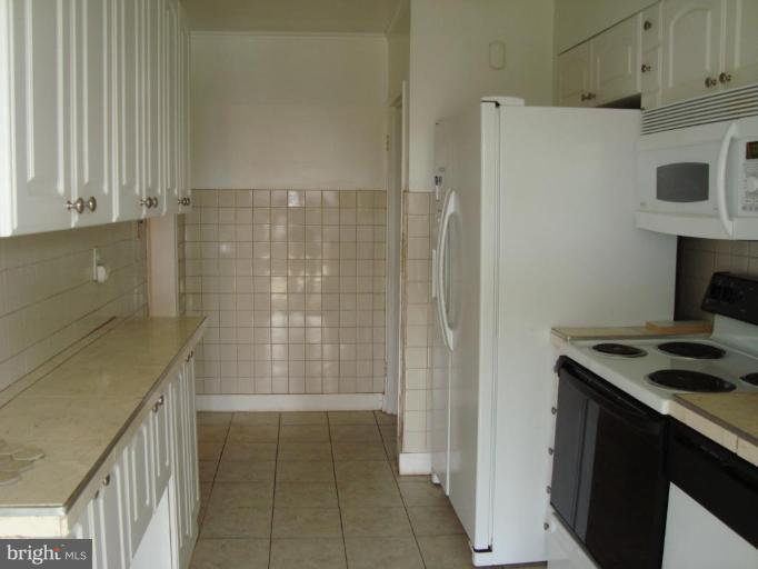861 Bradhurst Road Baltimore, MD 21212 - Photo 4 of 17 Kitchen