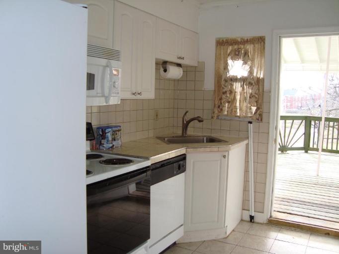 861 Bradhurst Road Baltimore, MD 21212 - Photo 8 of 17 Kitchen #2