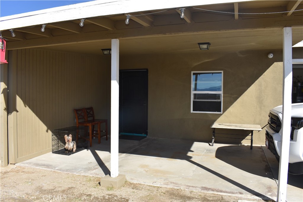 20511 Memory Apple Valley, CA 92308 - Photo 3 of 23 a view of entryway and hall