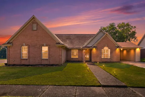 $269,900 | 5364 Meadow Cross Drive, Memphis, TN 38141
