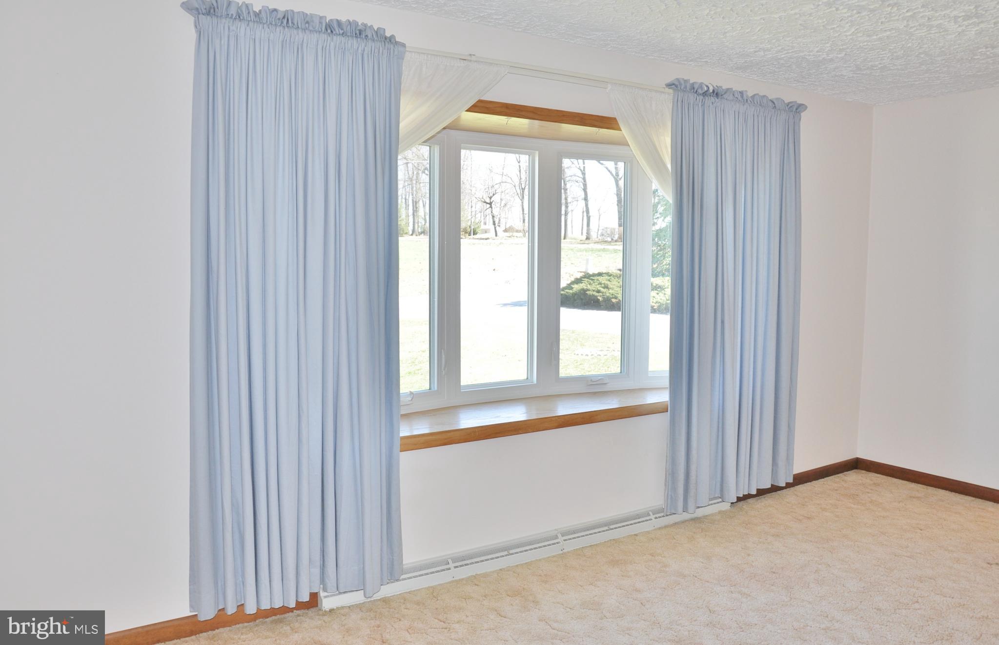 770 Gebhart Road Windsor, PA 17366 - Photo 5 of 69 Livingroom
