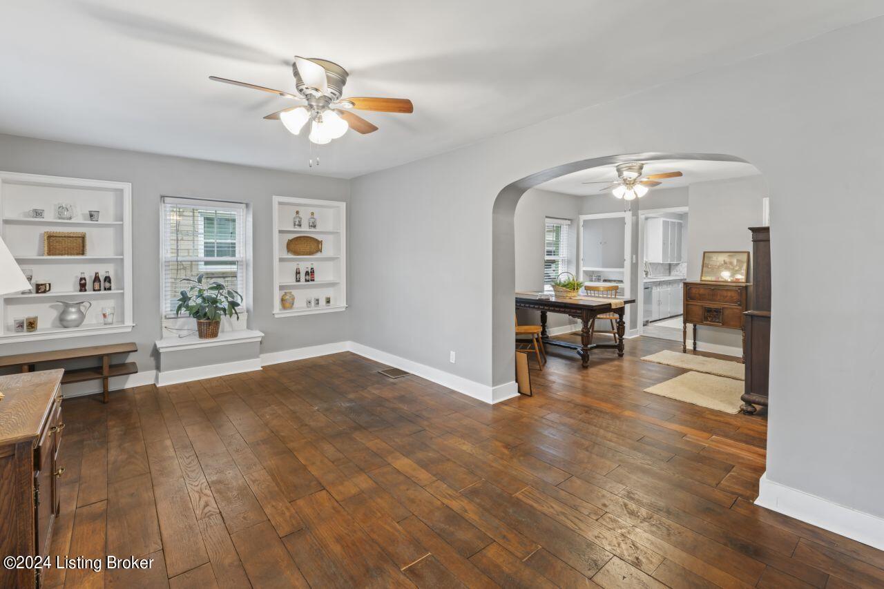 3829 Poplar Level Road Louisville, KY 40213 - Photo 3 of 17 Living Room