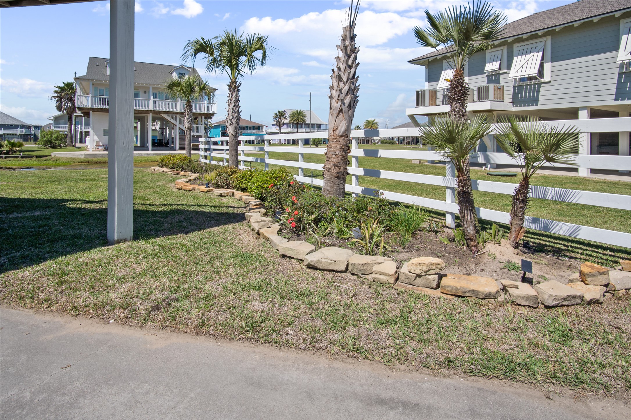 2371 Sandman Crystal Beach, TX 77650 - Photo 3 of 38