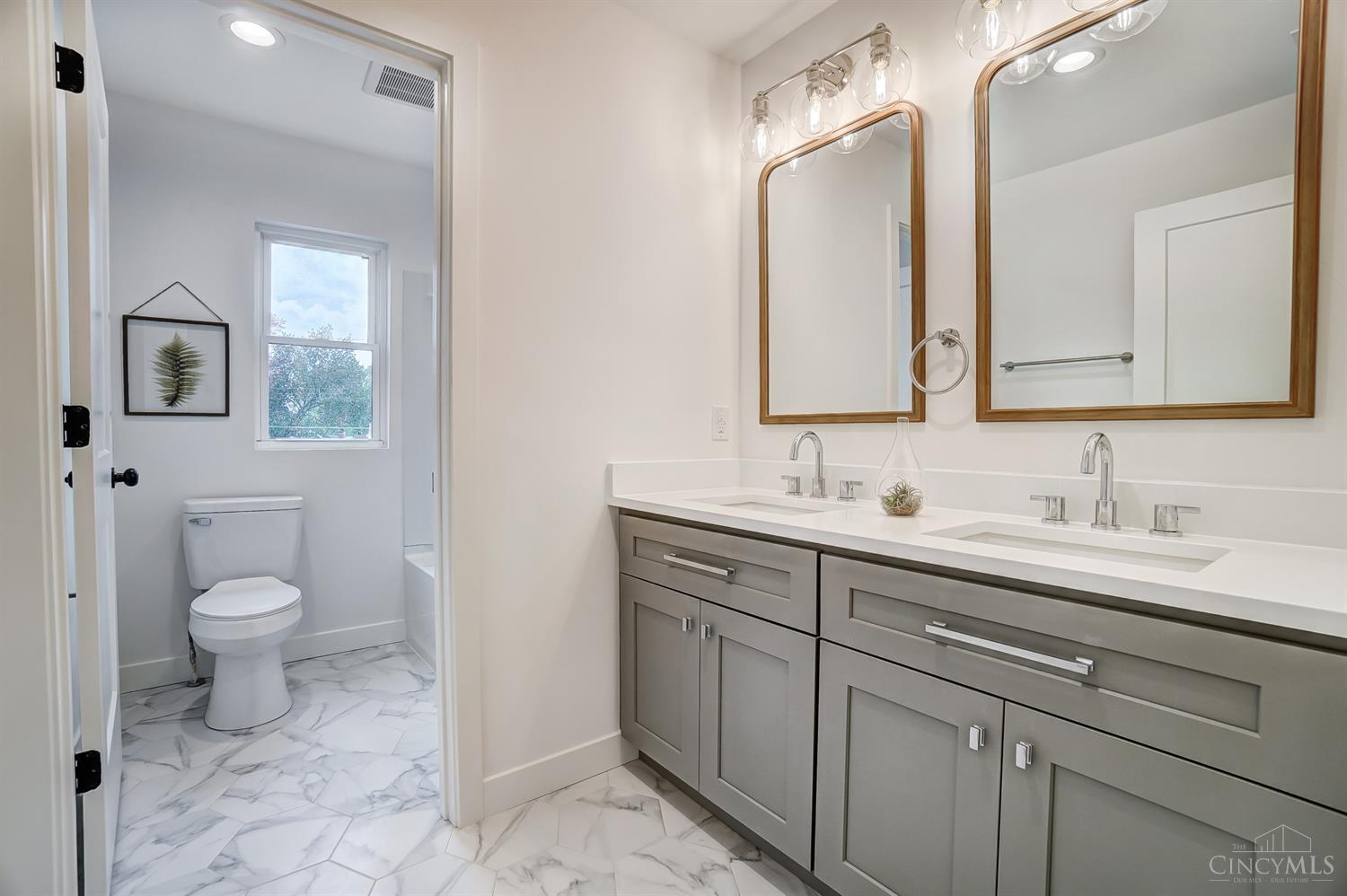 6908 Roe Street Cincinnati, OH 45227 - Photo 20 of 33