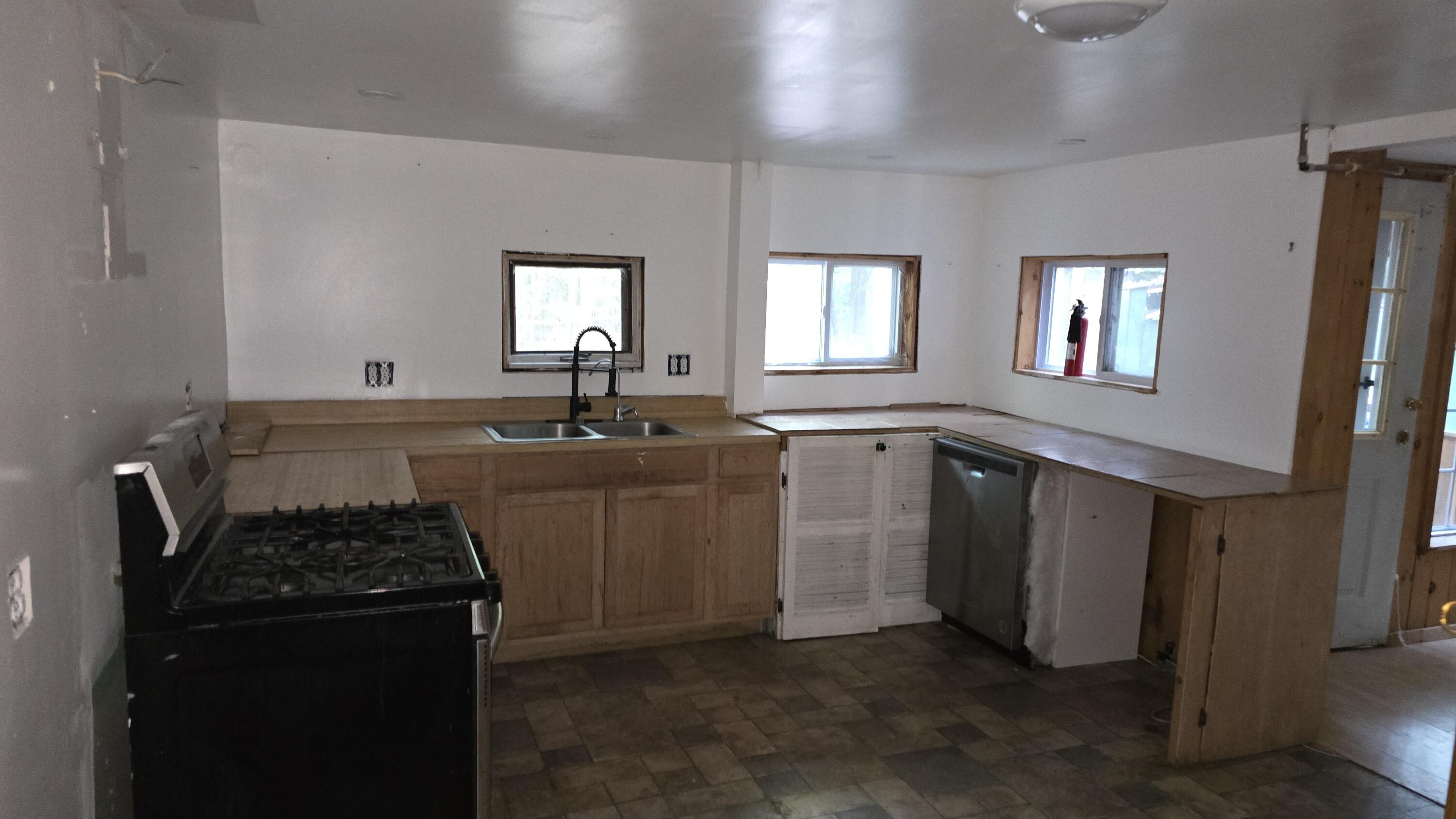 26 Front Avenue Poland, ME 04274 - Photo 5 of 40 Kitchen