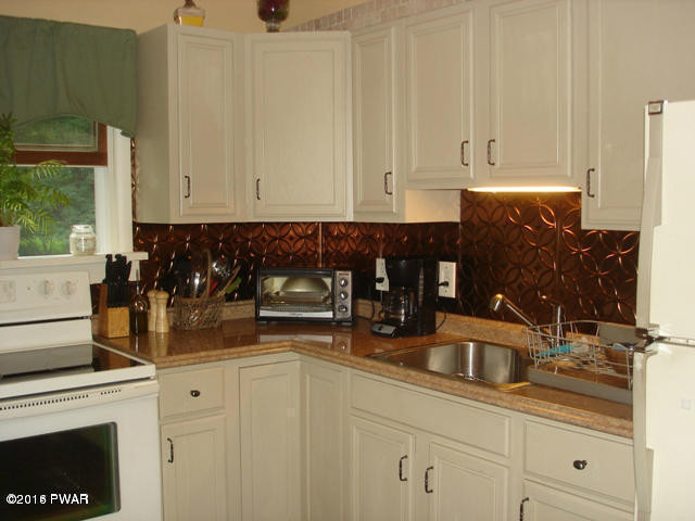 427 Gold Key Road Milford, PA 18337 - Photo 2 of 23