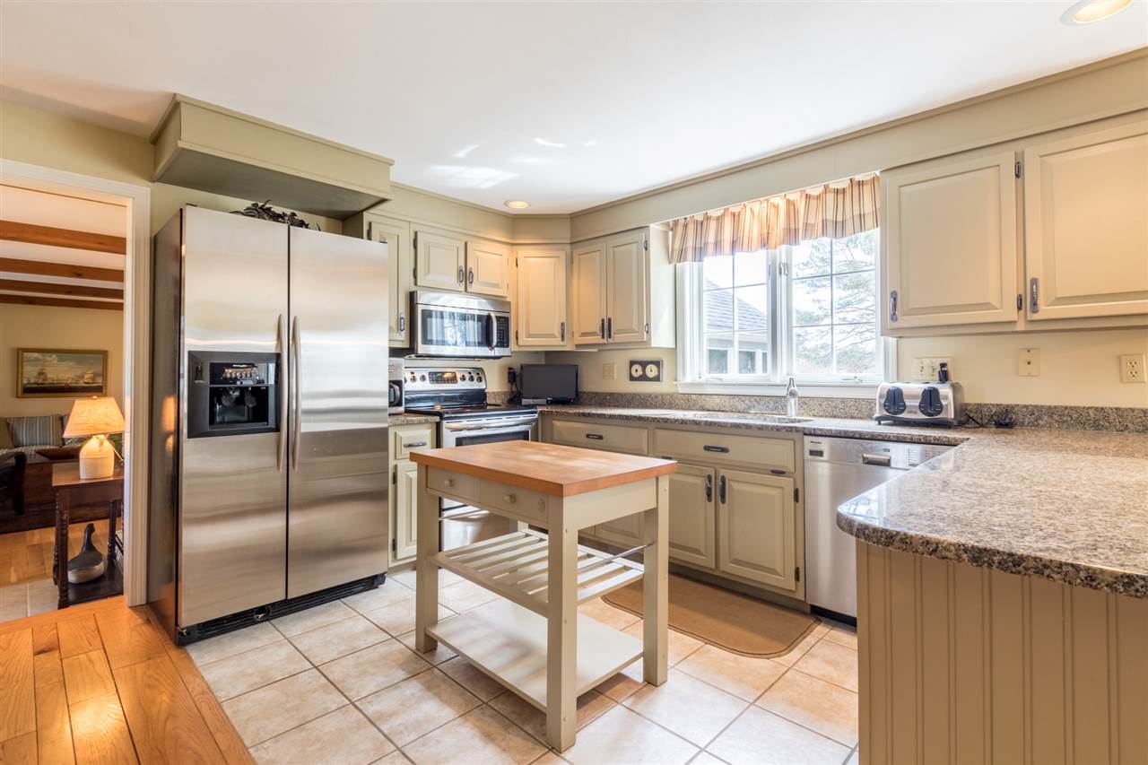 325 Winnacunnet Road Hampton, NH 03842 - Photo 5 of 29