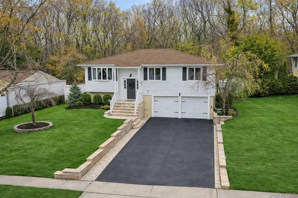 $799,000 | 17 Country Ln Drive, Kings Park, NY 11754