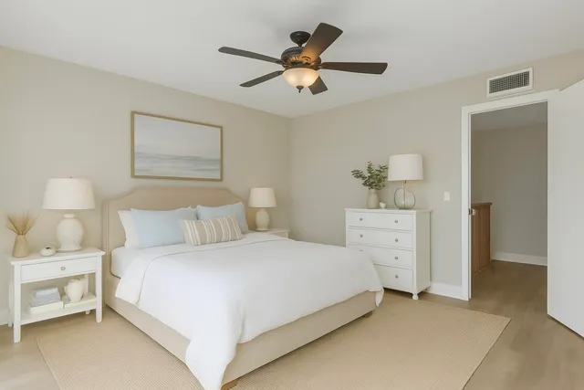 $225,000 | 465 East Waverly Place, Unit 8B, Vero Beach, FL 32960