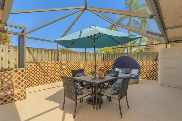 $225,000 | 465 East Waverly Place, Unit 8B, Vero Beach, FL 32960