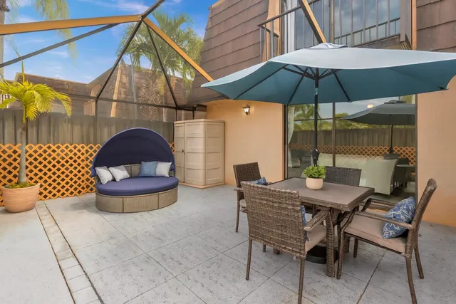 $225,000 | 465 East Waverly Place, Unit 8B, Vero Beach, FL 32960